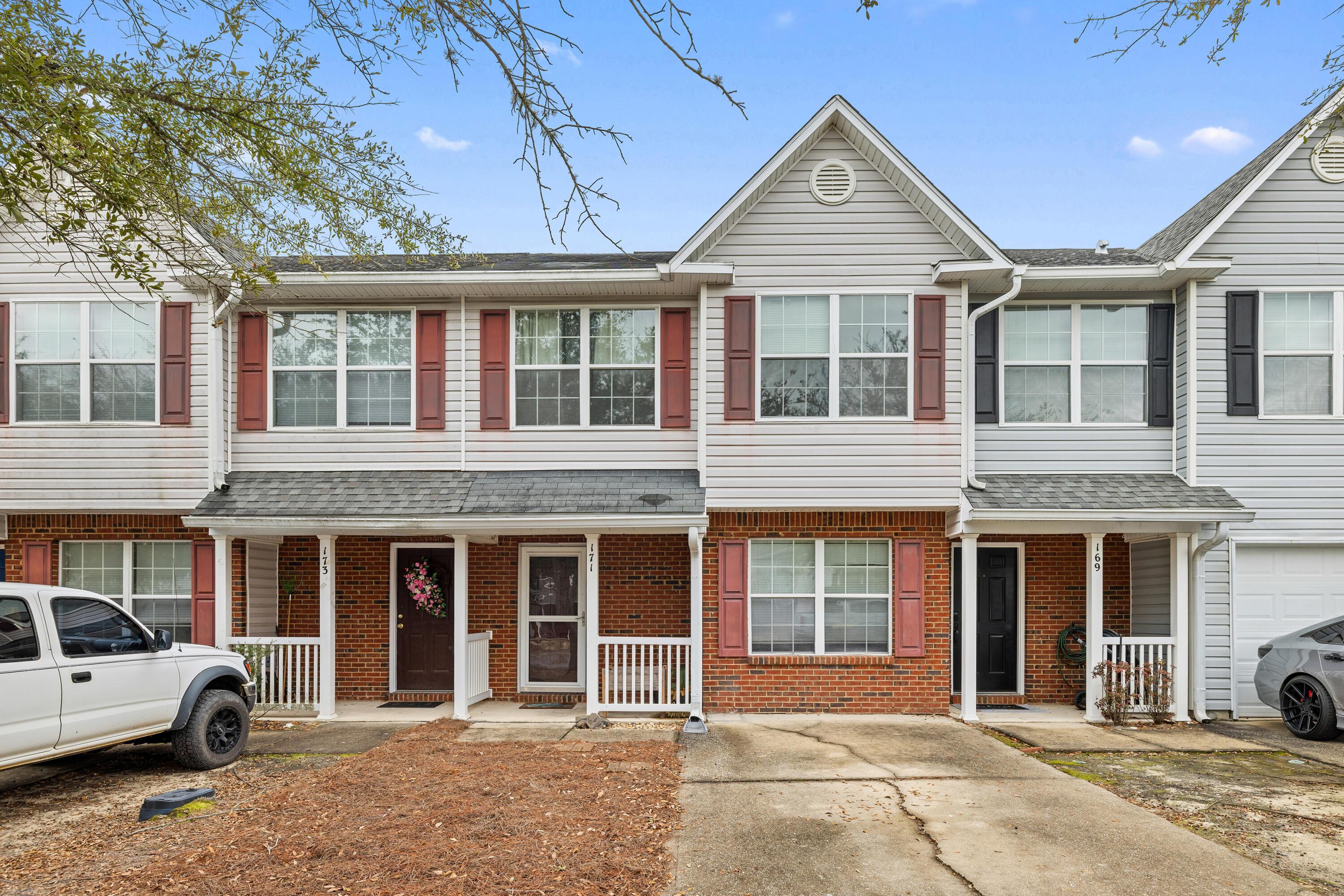Swaying Pine Ct, Crestview, FL 32539