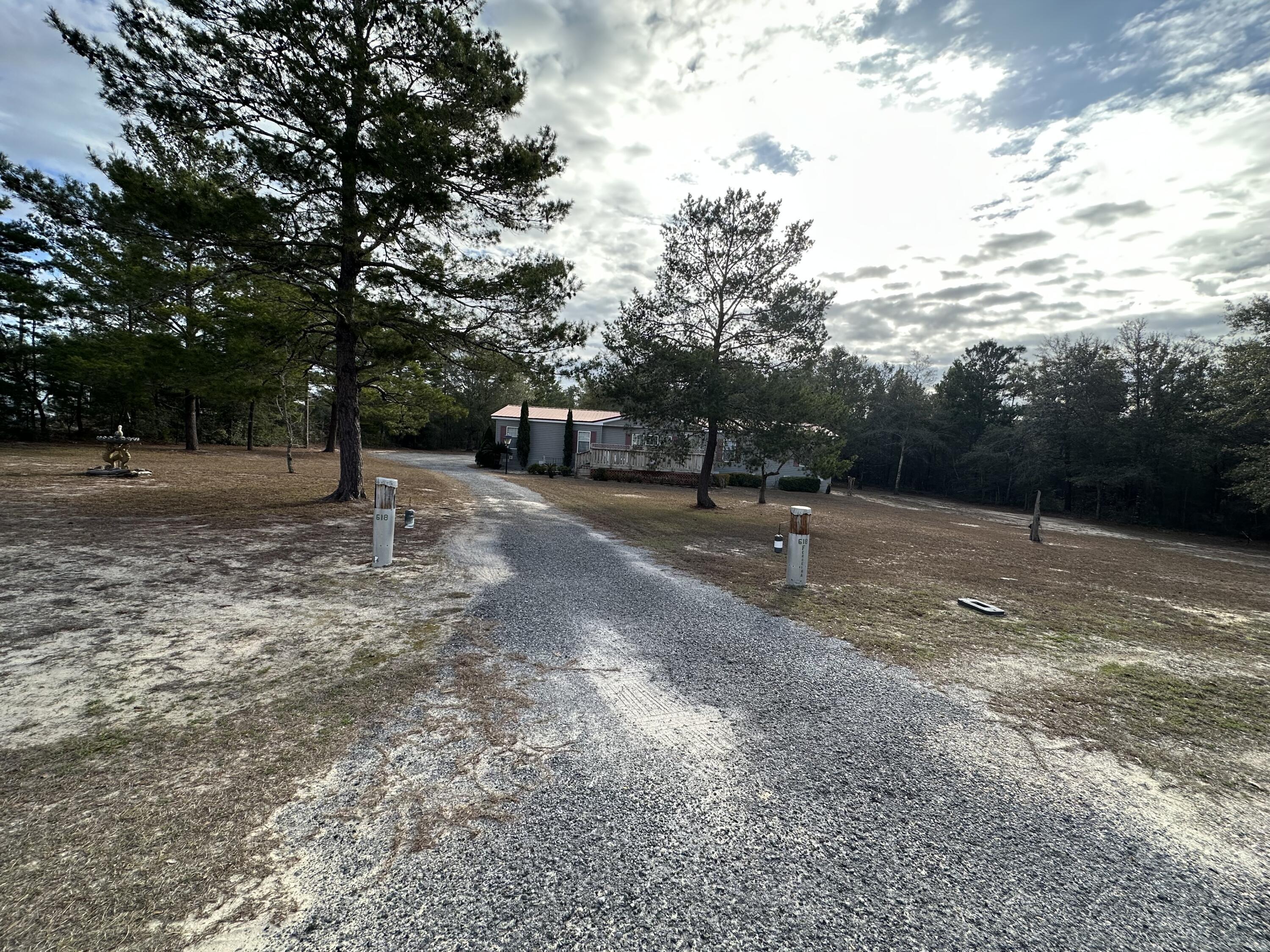 Oakridge Rd, Defuniak Springs, FL 32433