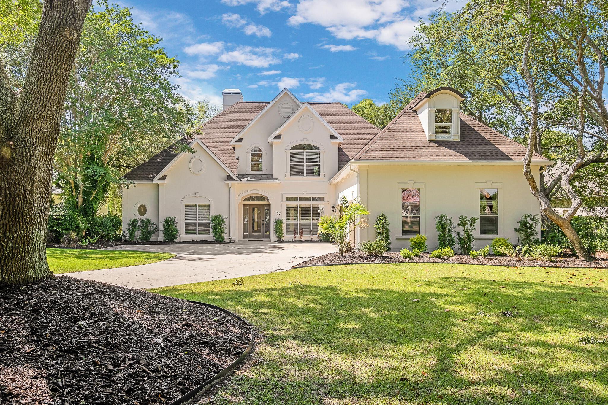 Matties Way, Destin, FL 32541