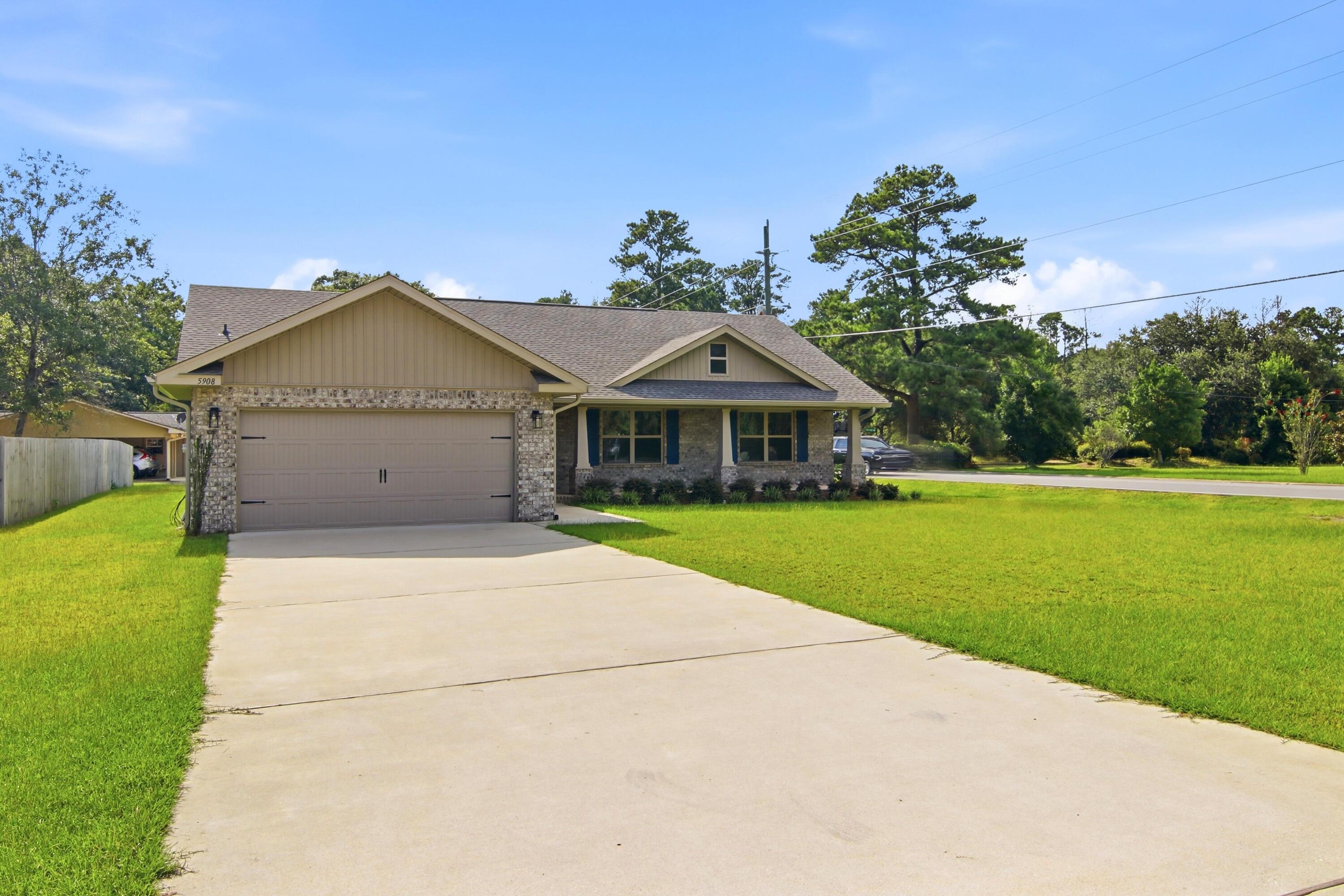 Silvercrest Blvd, Crestview, FL 32536