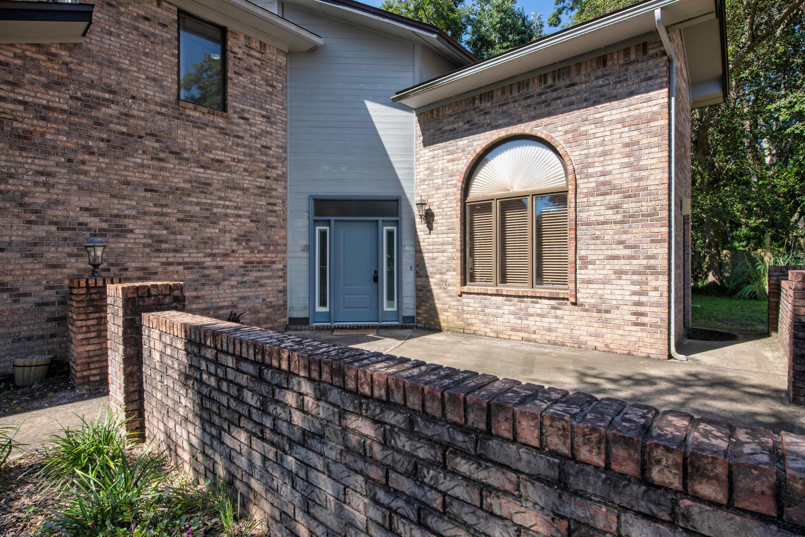 Calle Rio, Mary Esther, FL 32569