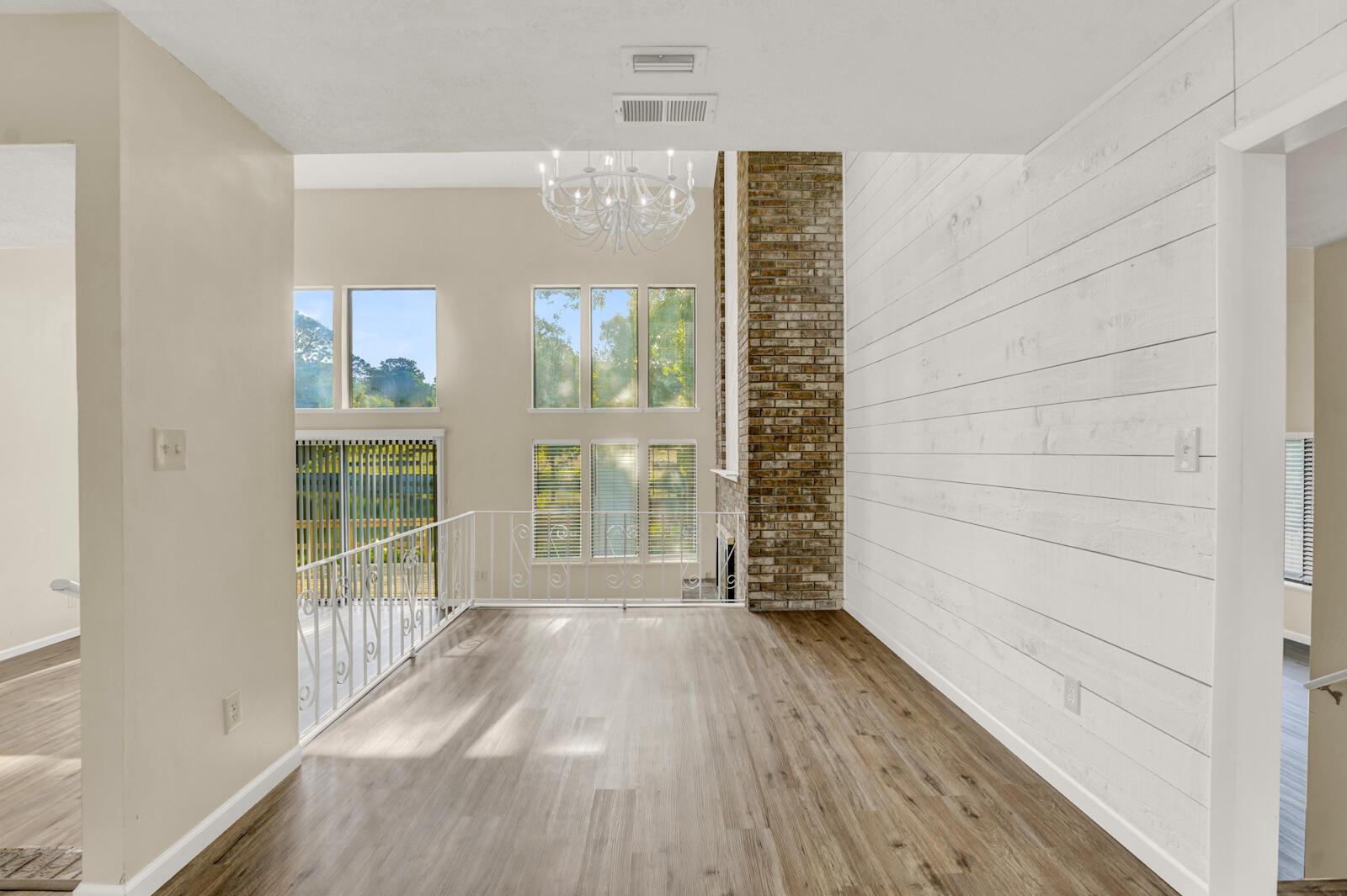 Carr Dr, Niceville, FL 32578