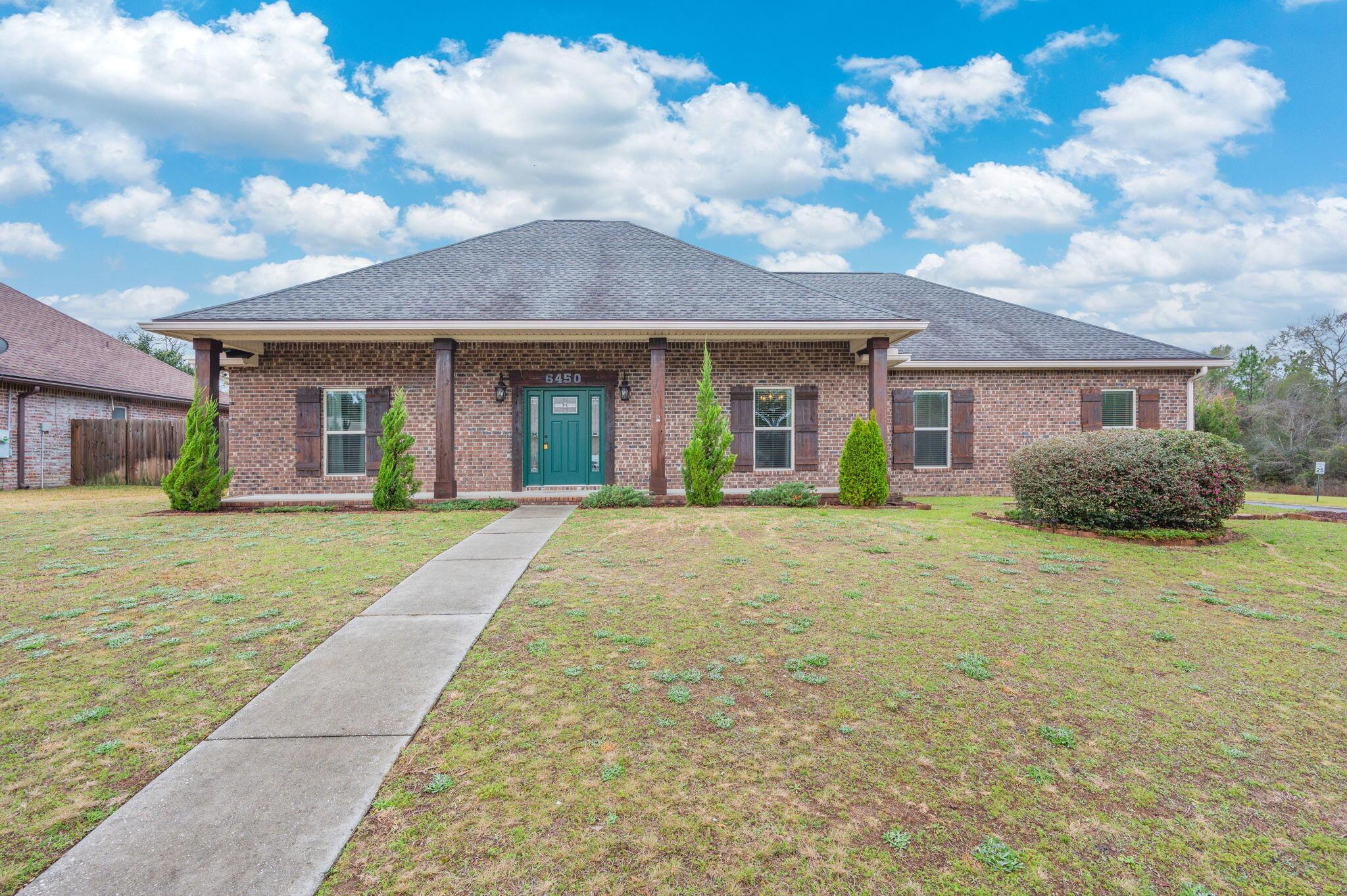 Amanda Ct, Crestview, FL 32536