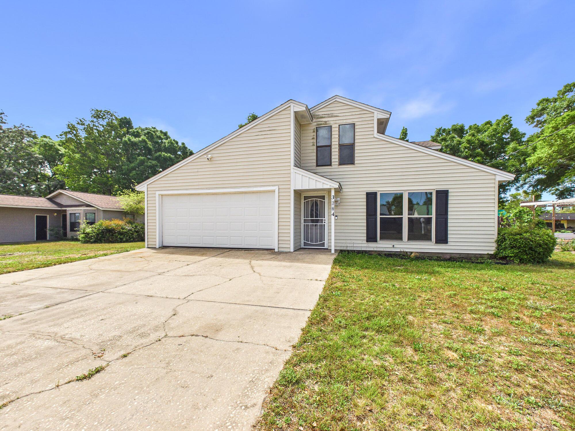 Fairview Ave, Crestview, FL 32539