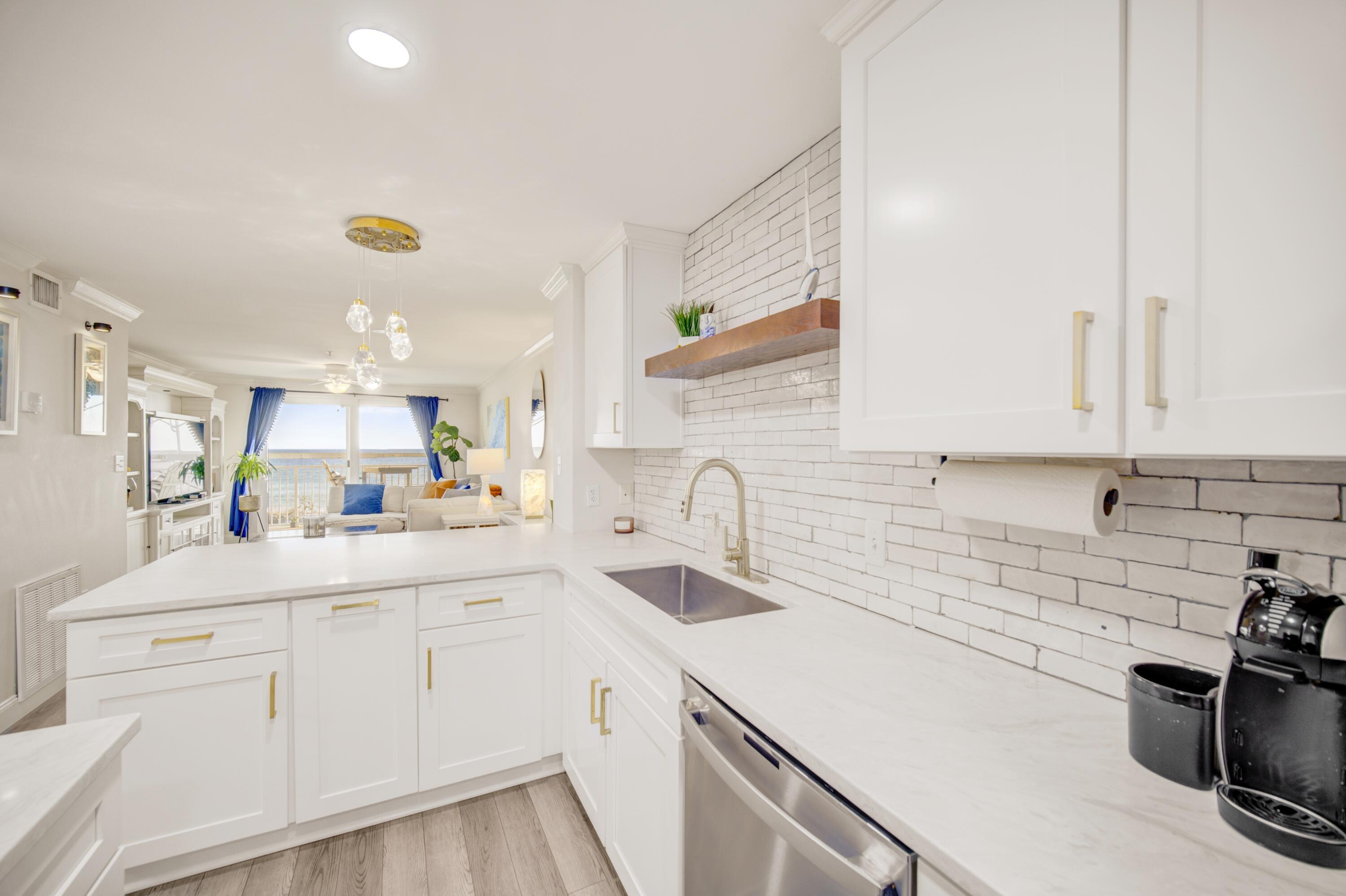Nautilus Ct, Fort Walton Beach, FL 32548