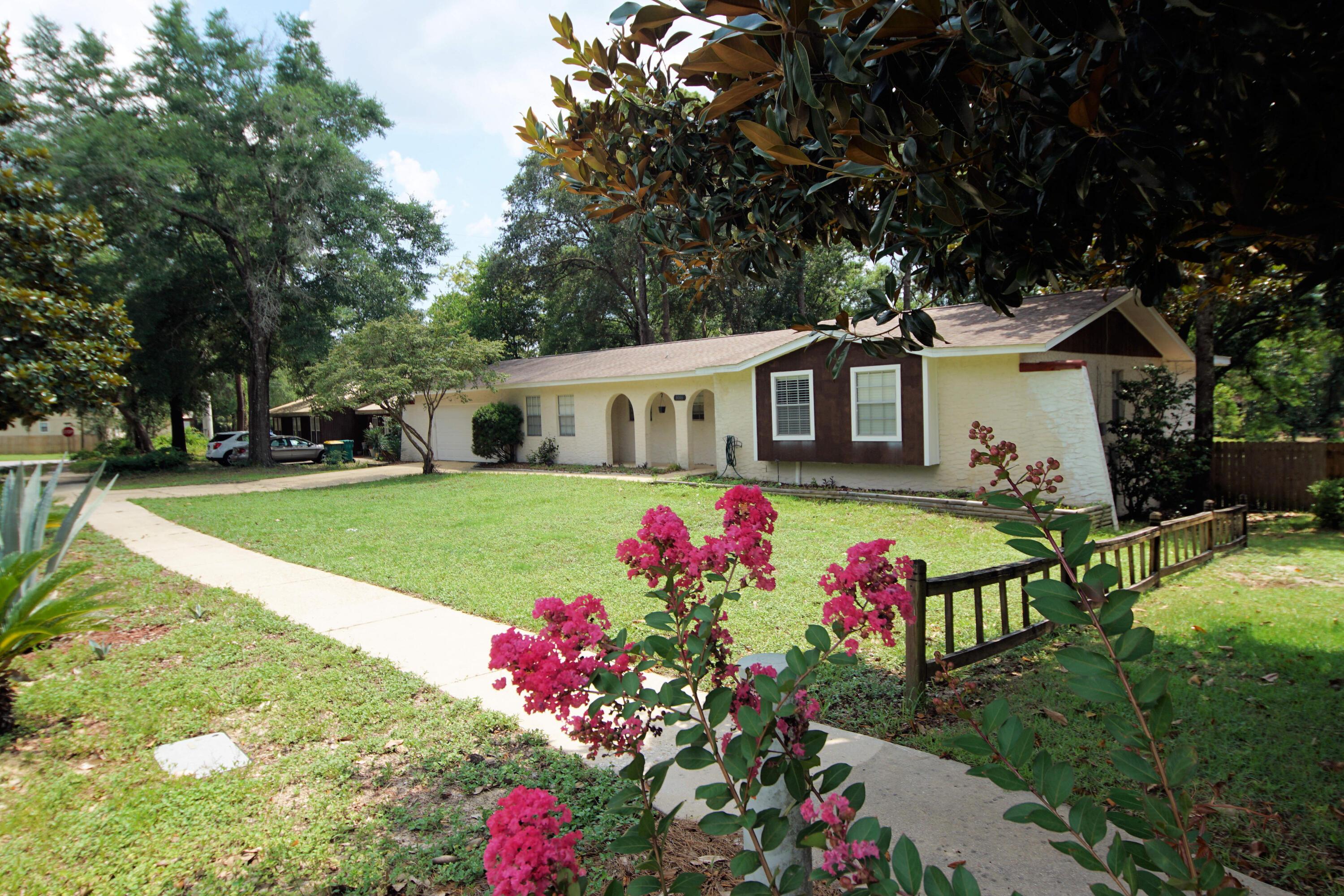 Pine Lake Dr, Niceville, FL 32578
