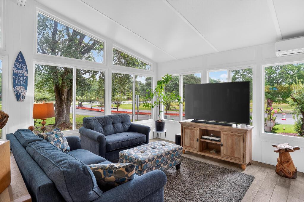 Tiger Woods Dr, Milton, FL 32570