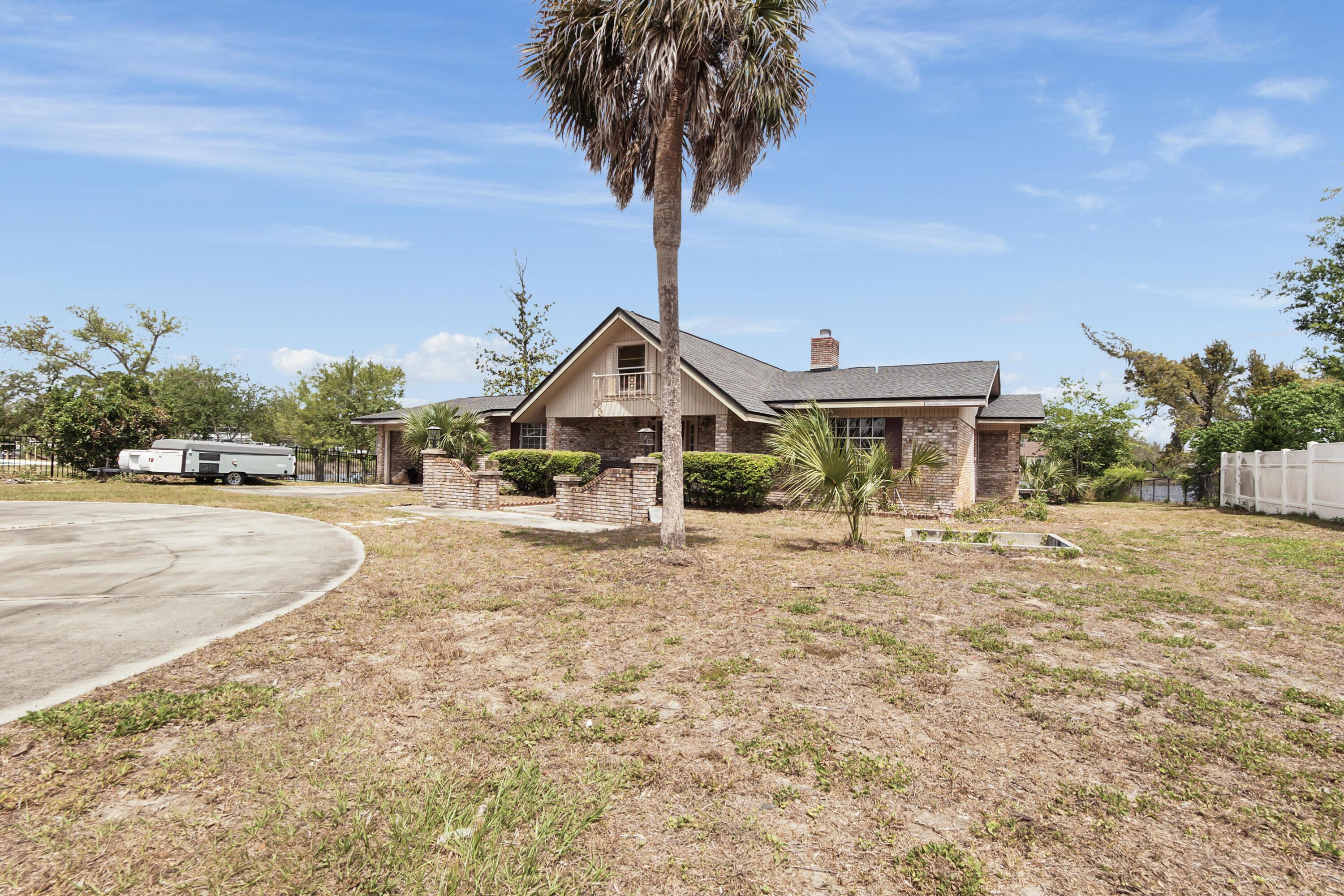 E 9th St, Lynn Haven, FL 32444