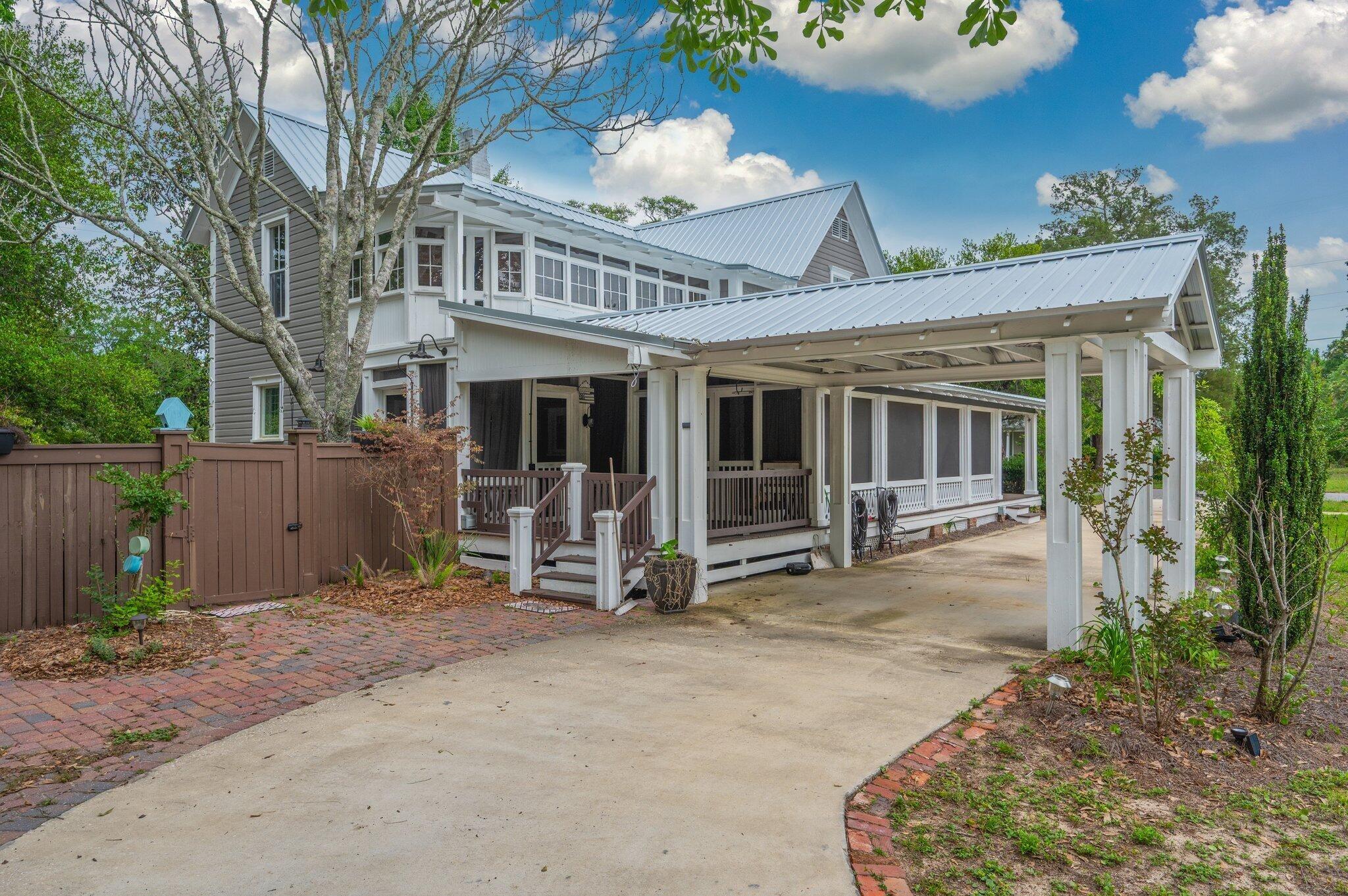 Plateau Ave, Defuniak Springs, FL 32435