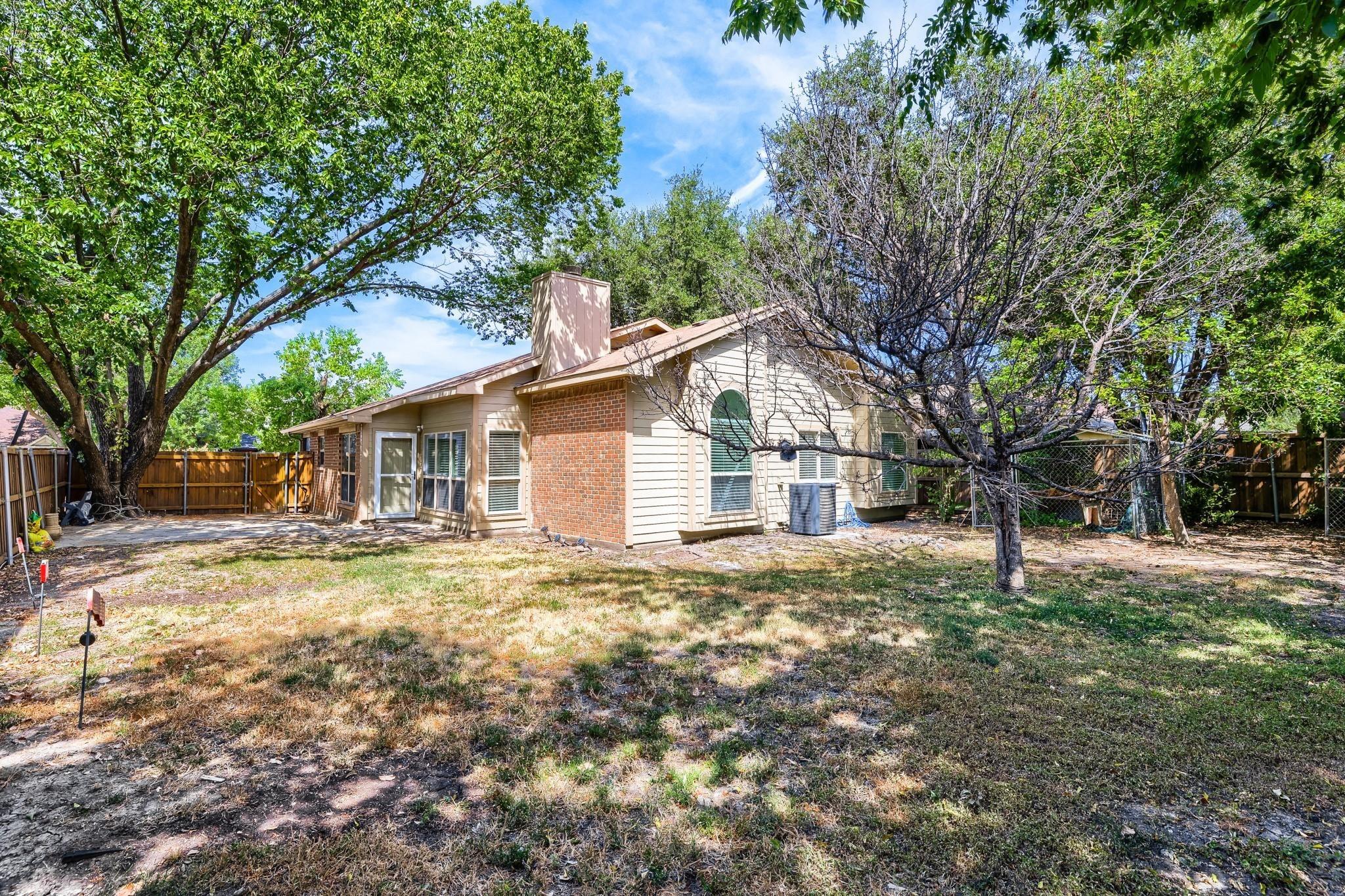 Ivy Ln, Rowlett, TX 75089