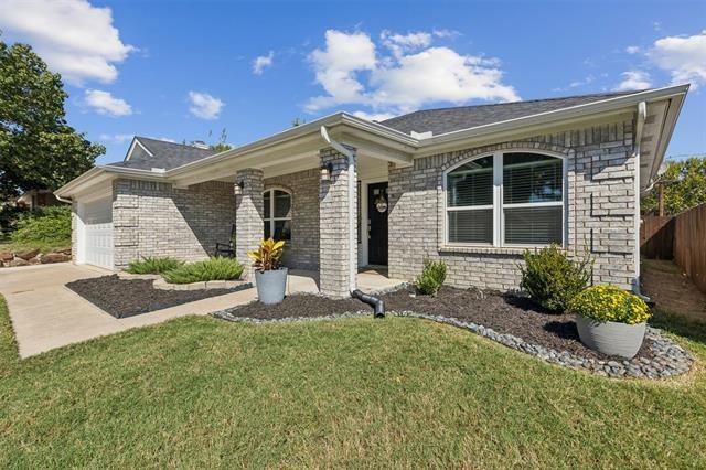 Rhea Ridge Dr, Fort Worth, TX 76135