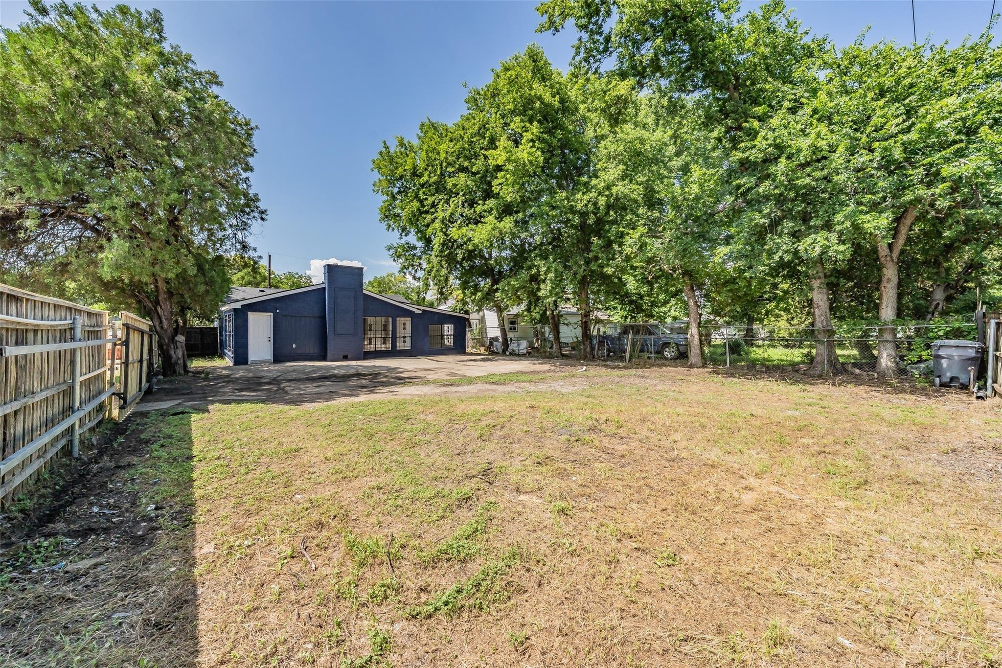 E Overton Rd, Dallas, TX 75216