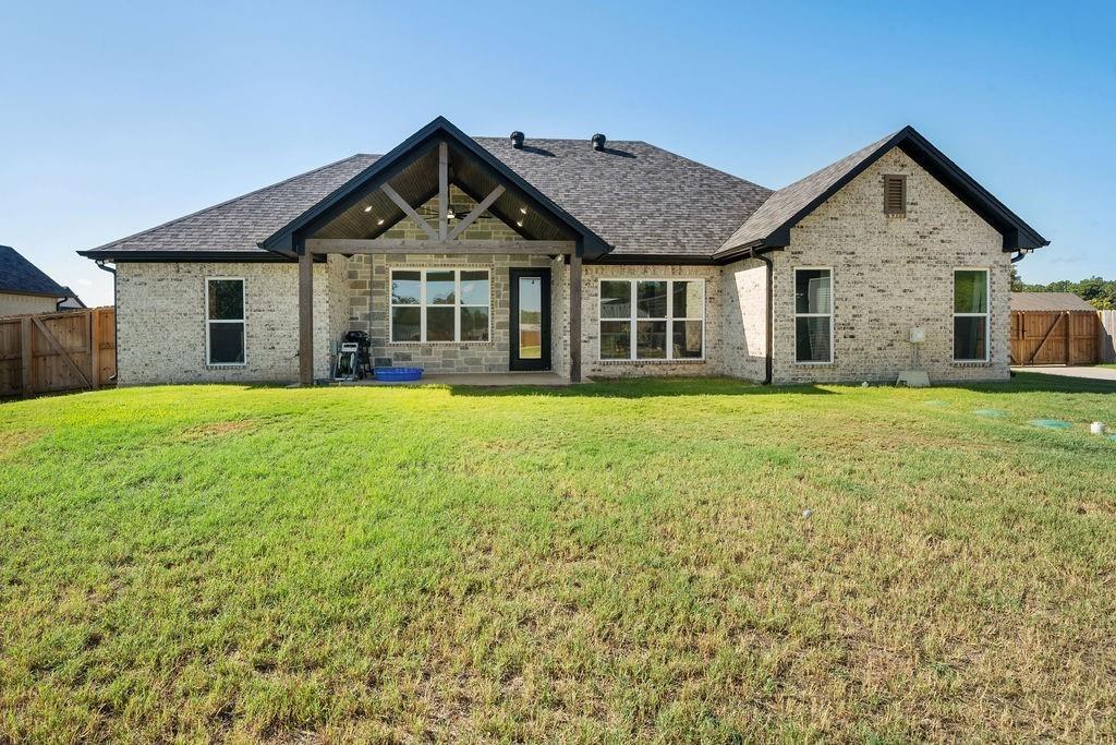 Eagle Ln, Lindale, TX 75771