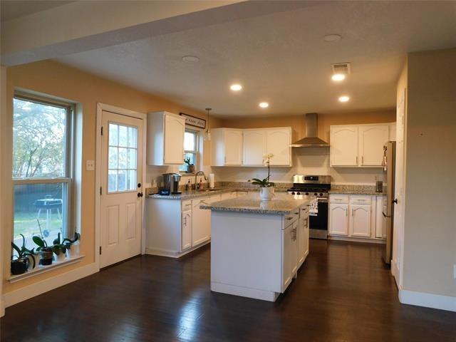 Worthington Dr, Desoto, TX 75115