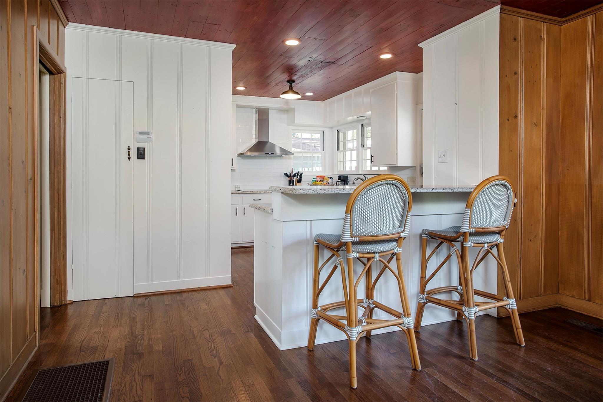 Hilltop Dr, Tyler, TX 75701