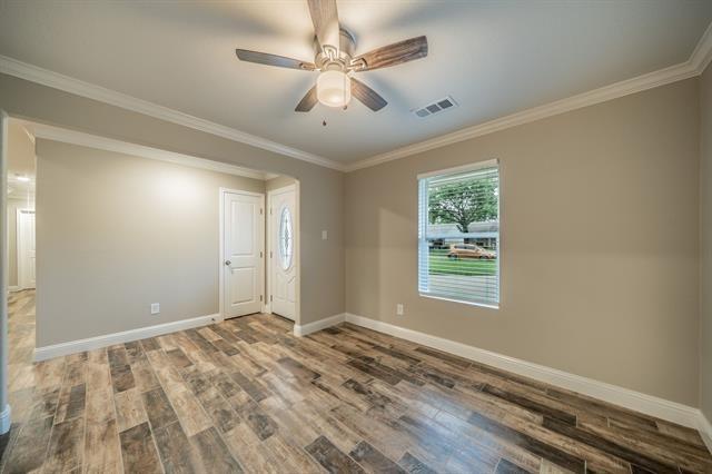 Tompkins Dr, Grand Prairie, TX 75051
