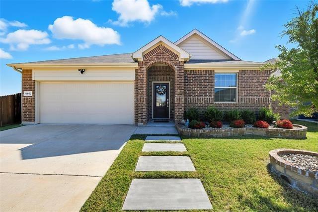 Waterloo Ln, Fort Worth, TX 76179