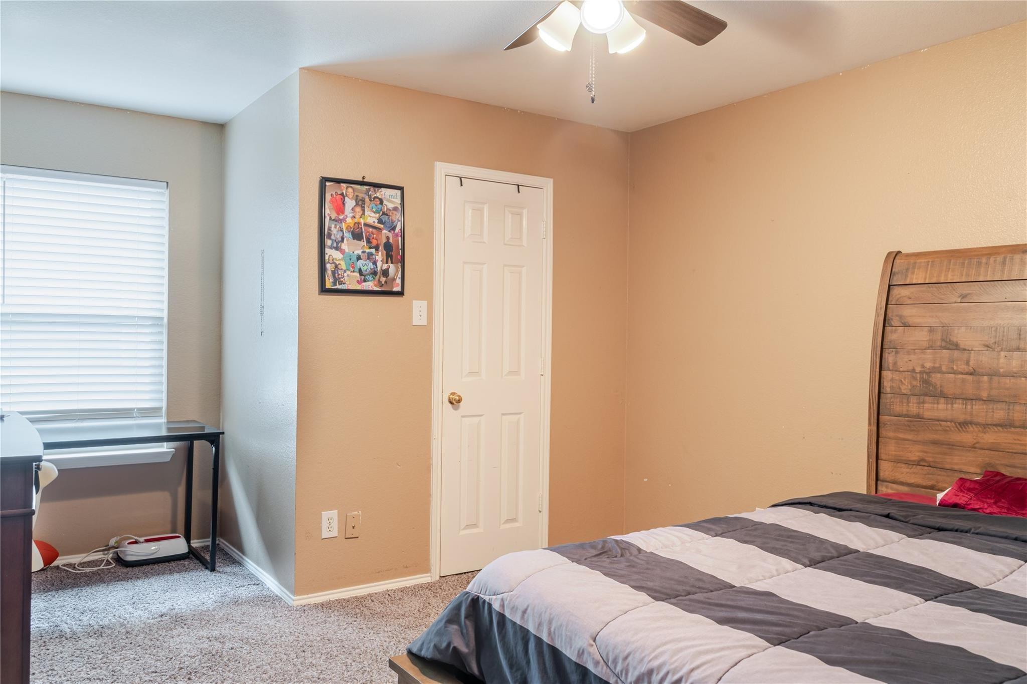 Kingfisher Ln, Arlington, TX 76002
