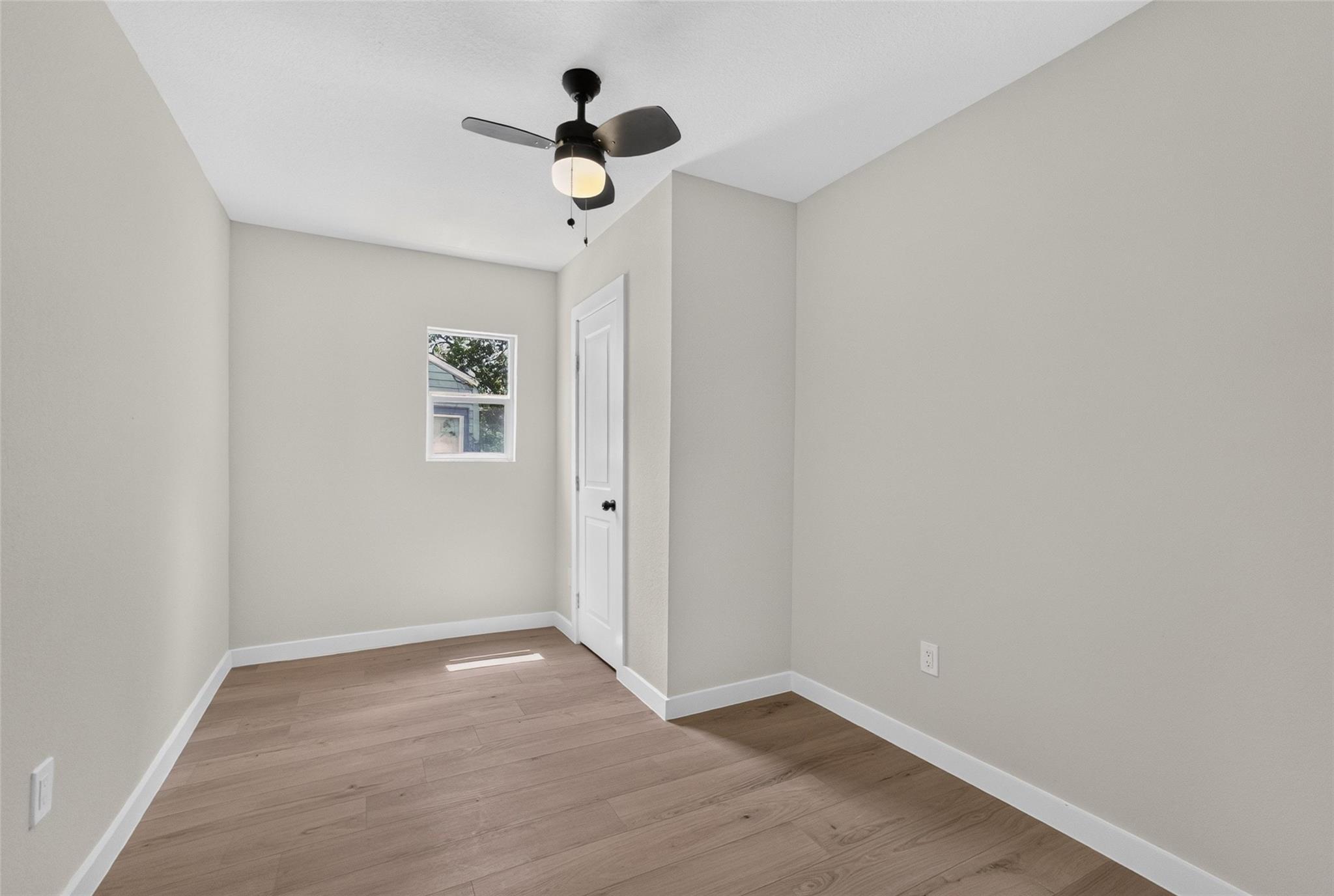 W Lovers Ln, Dallas, TX 75235
