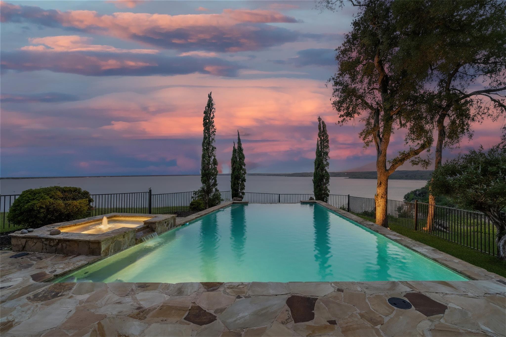Overlook Ct, Whitney, TX 76692