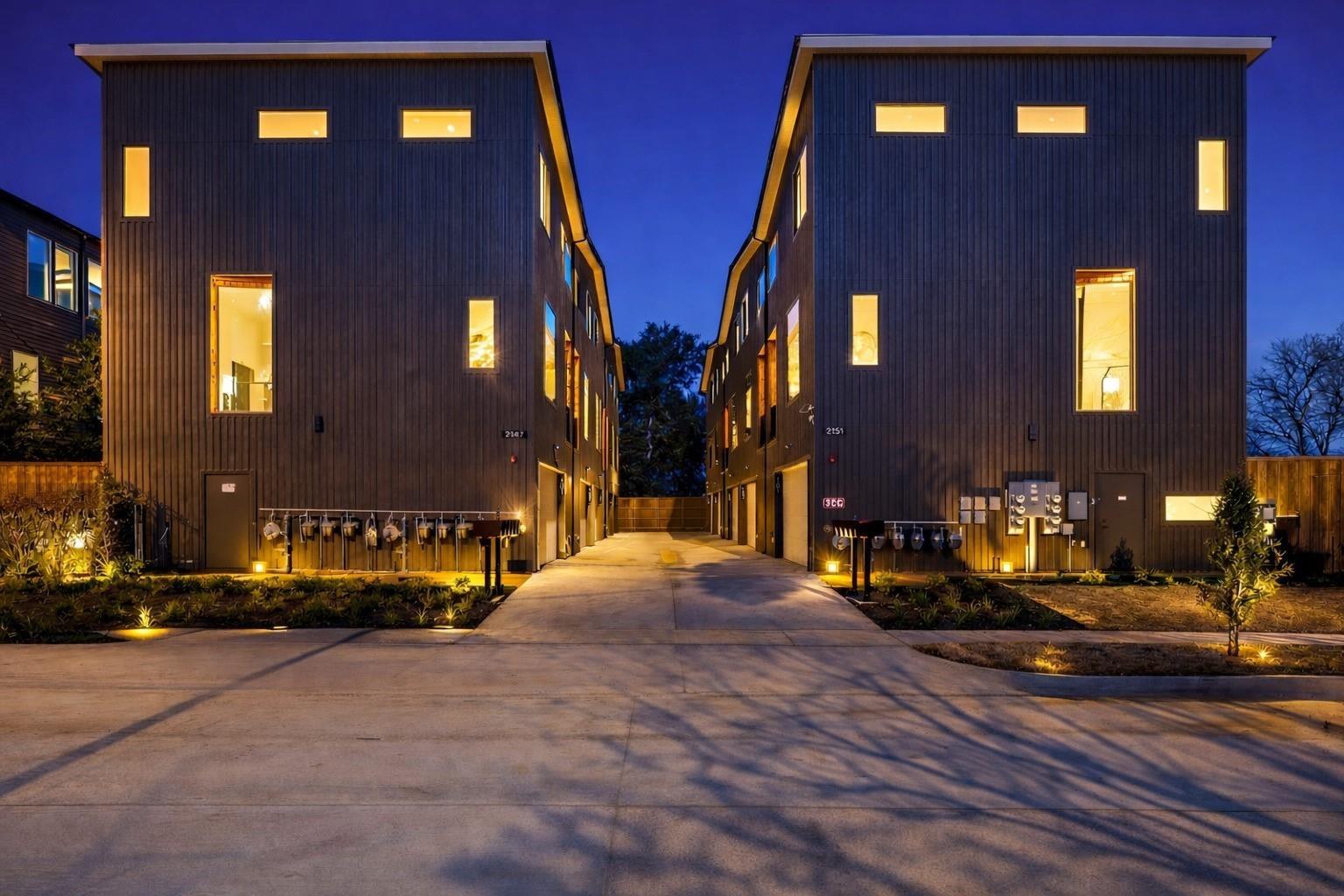 Mail Ave, Dallas, TX 75235