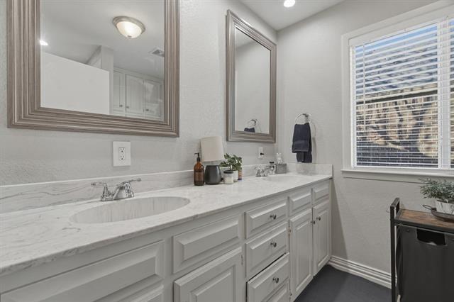 Mohave Dr E, Gainesville, TX 76240