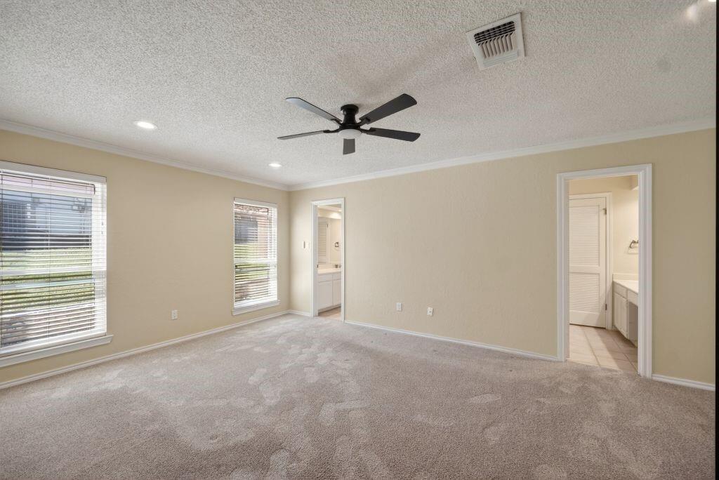 High Vista Ct, Fort Worth, TX 76112