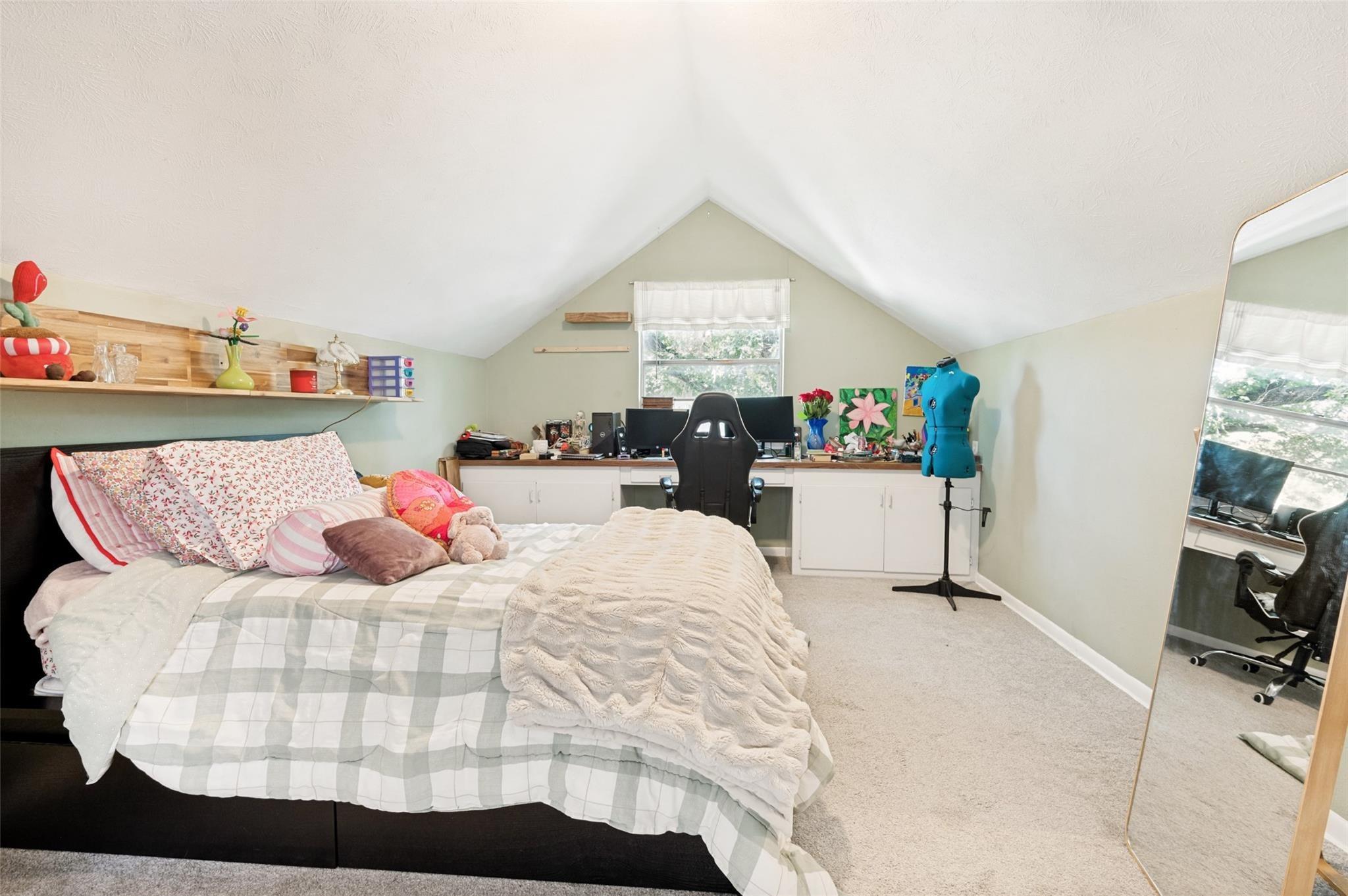 Live Oak Ln, Arlington, TX 76012
