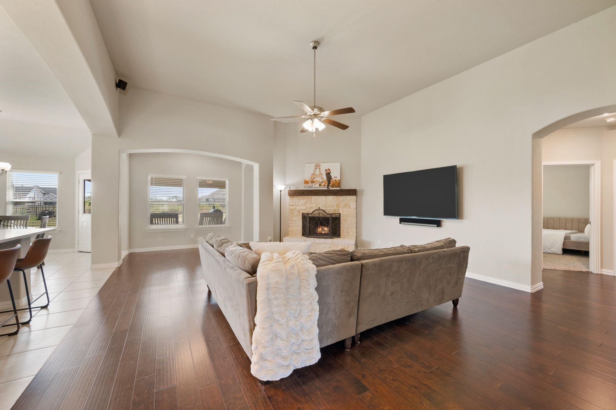 Mossy Creek Trl, Rhome, TX 76078