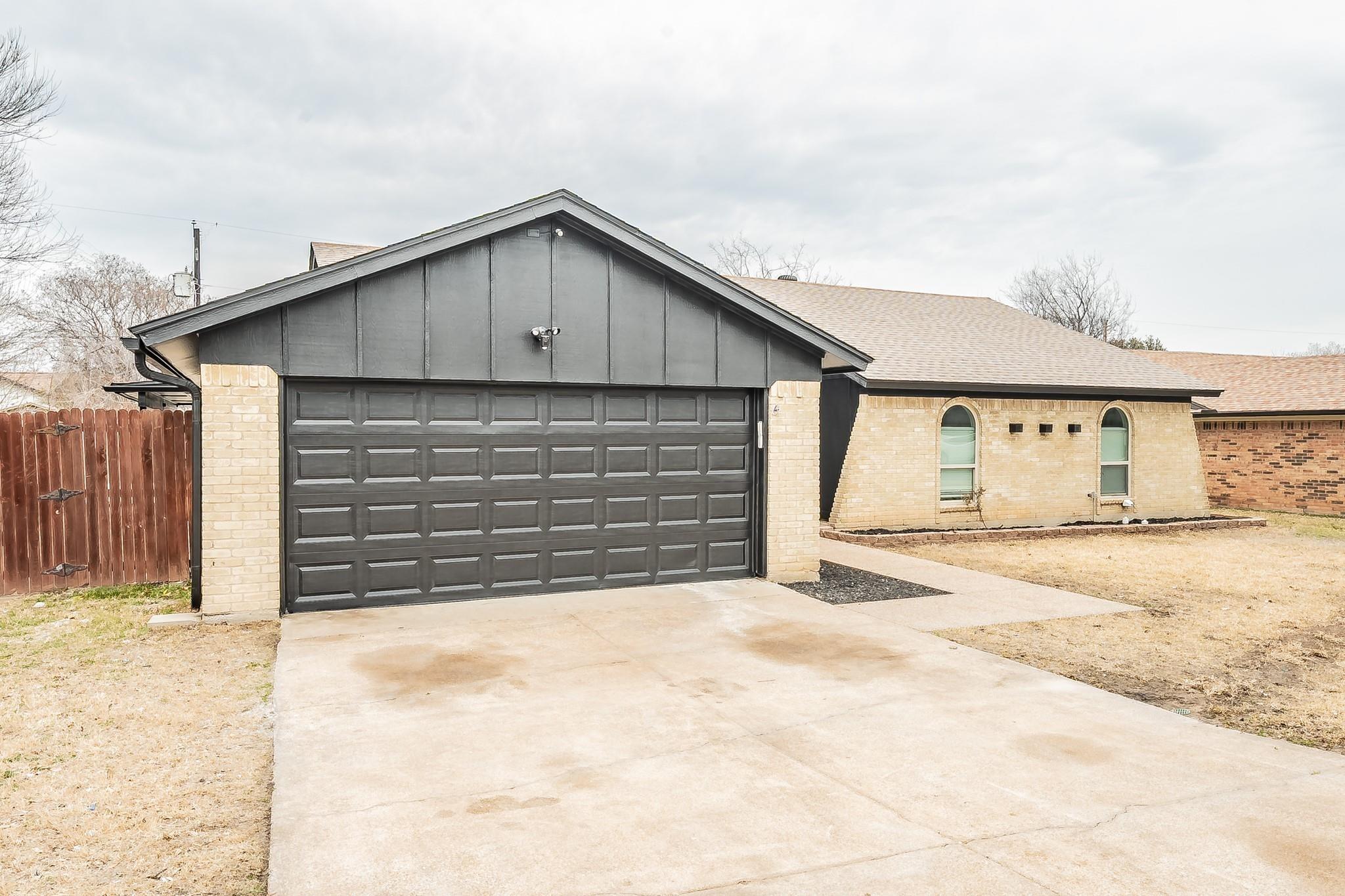 Glenann Dr, North Richland Hills, TX 76182