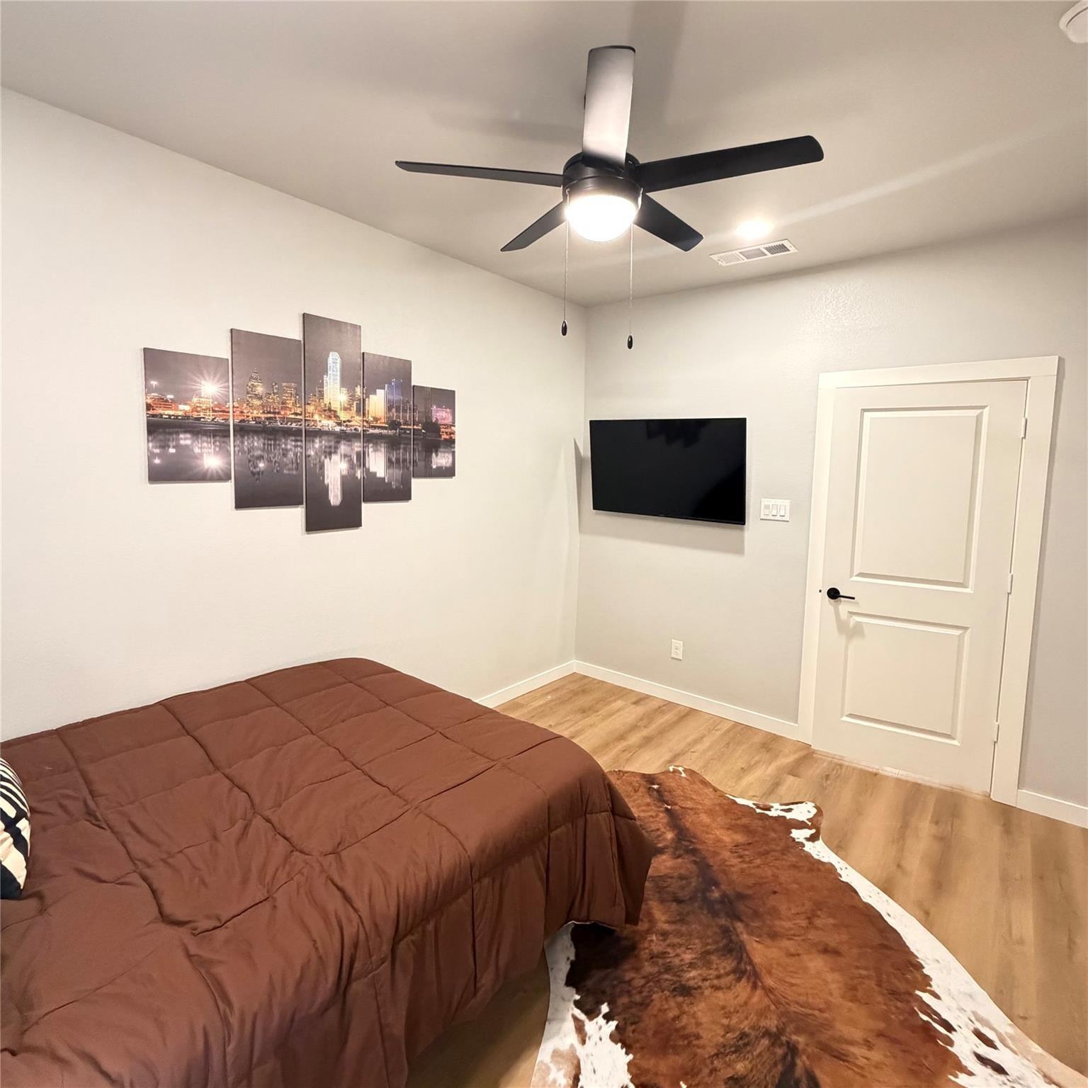 Hudspeth Ave, Dallas, TX 75216