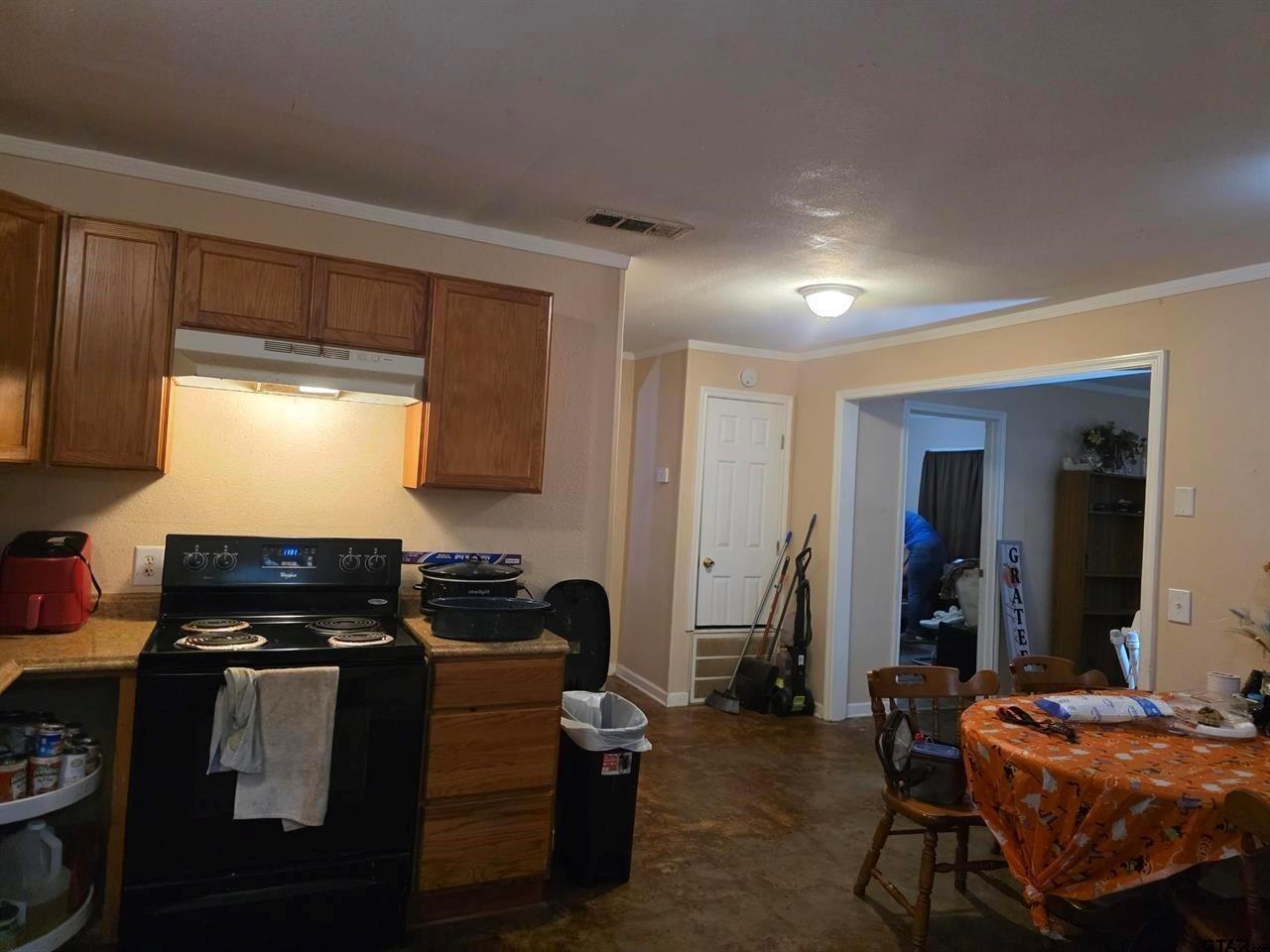 Walnut St, Naples, TX 75568