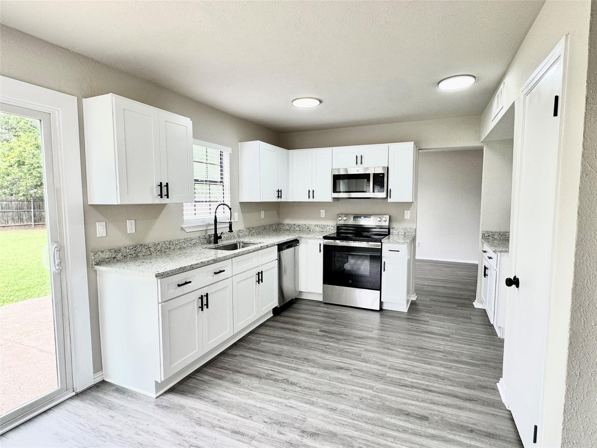 Wrenwood Dr, Fort Worth, TX 76137