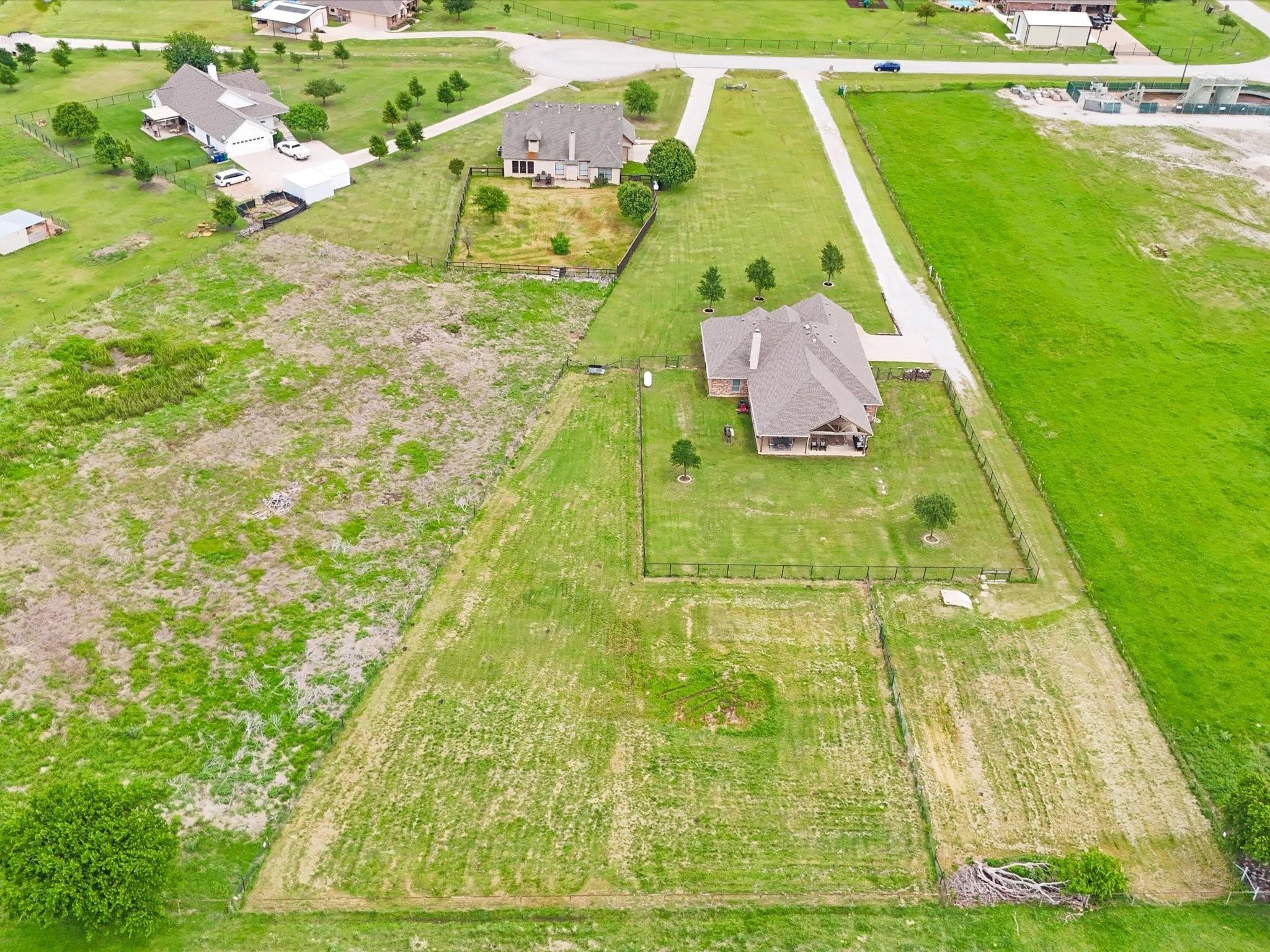Petes Ct, Ponder, TX 76259