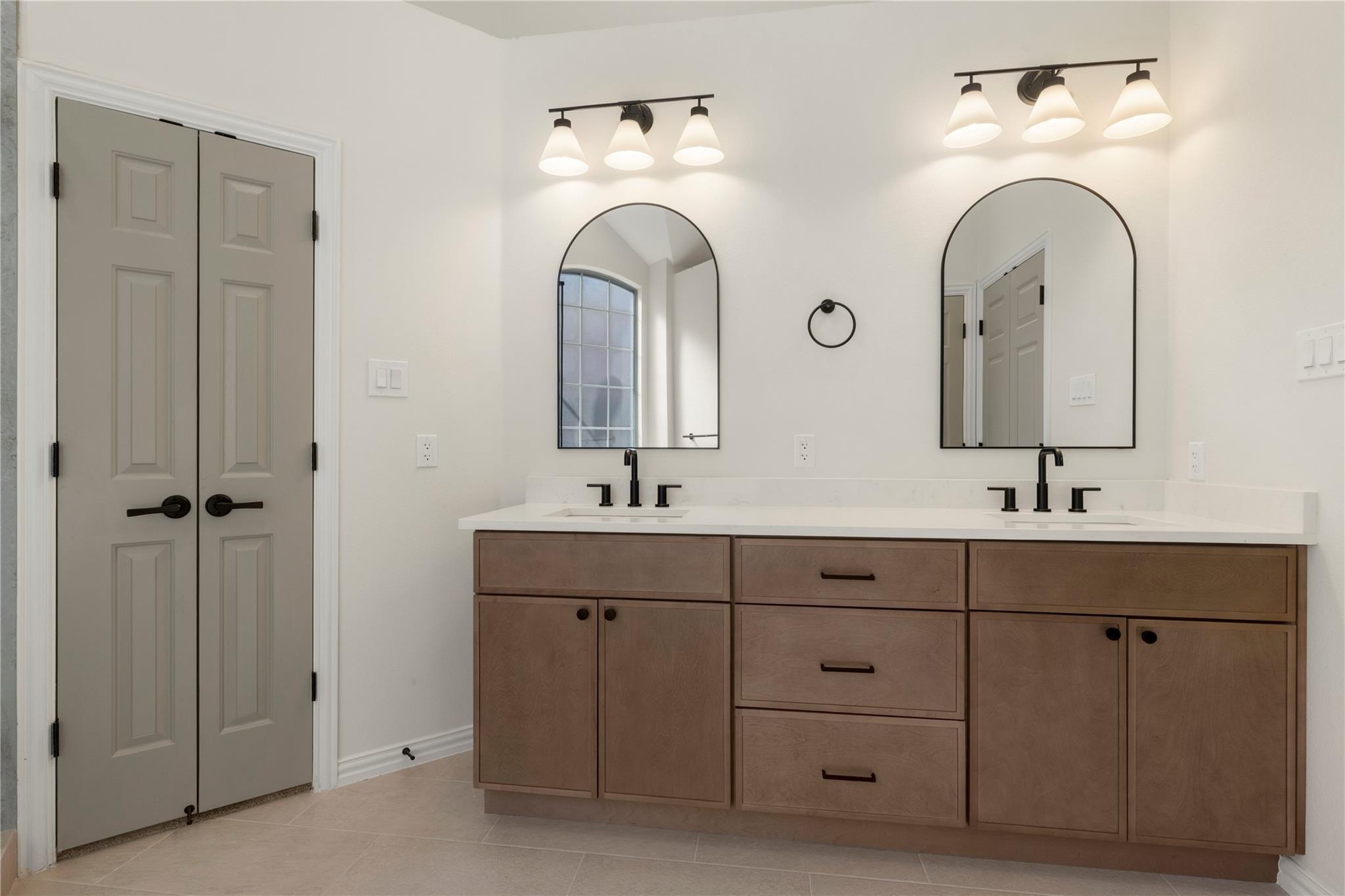 Flanders Ct, Addison, TX 75001