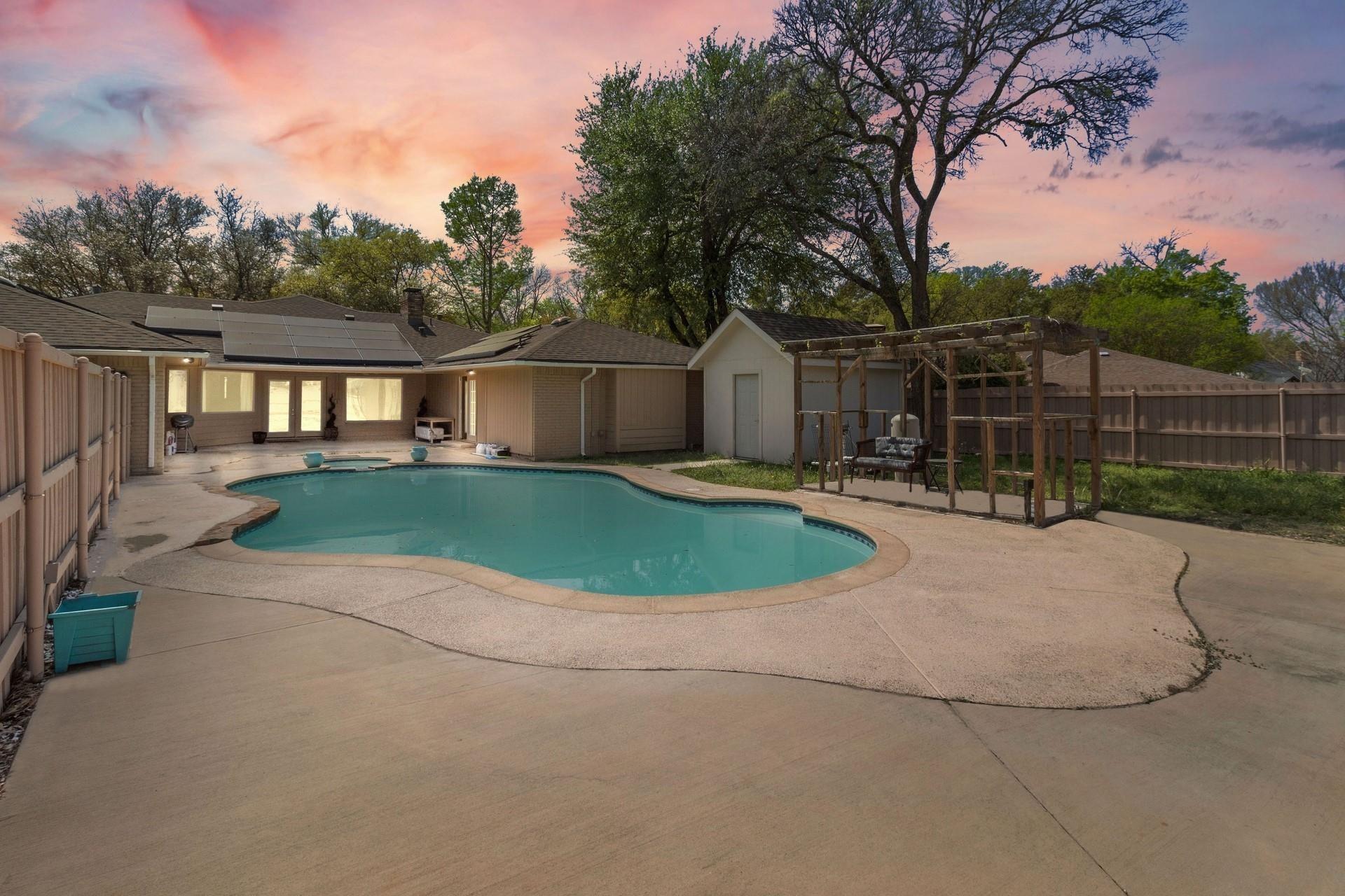 Adam Pl, Desoto, TX 75115
