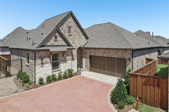 Forest Crest Pkwy, Arlington, TX 76005