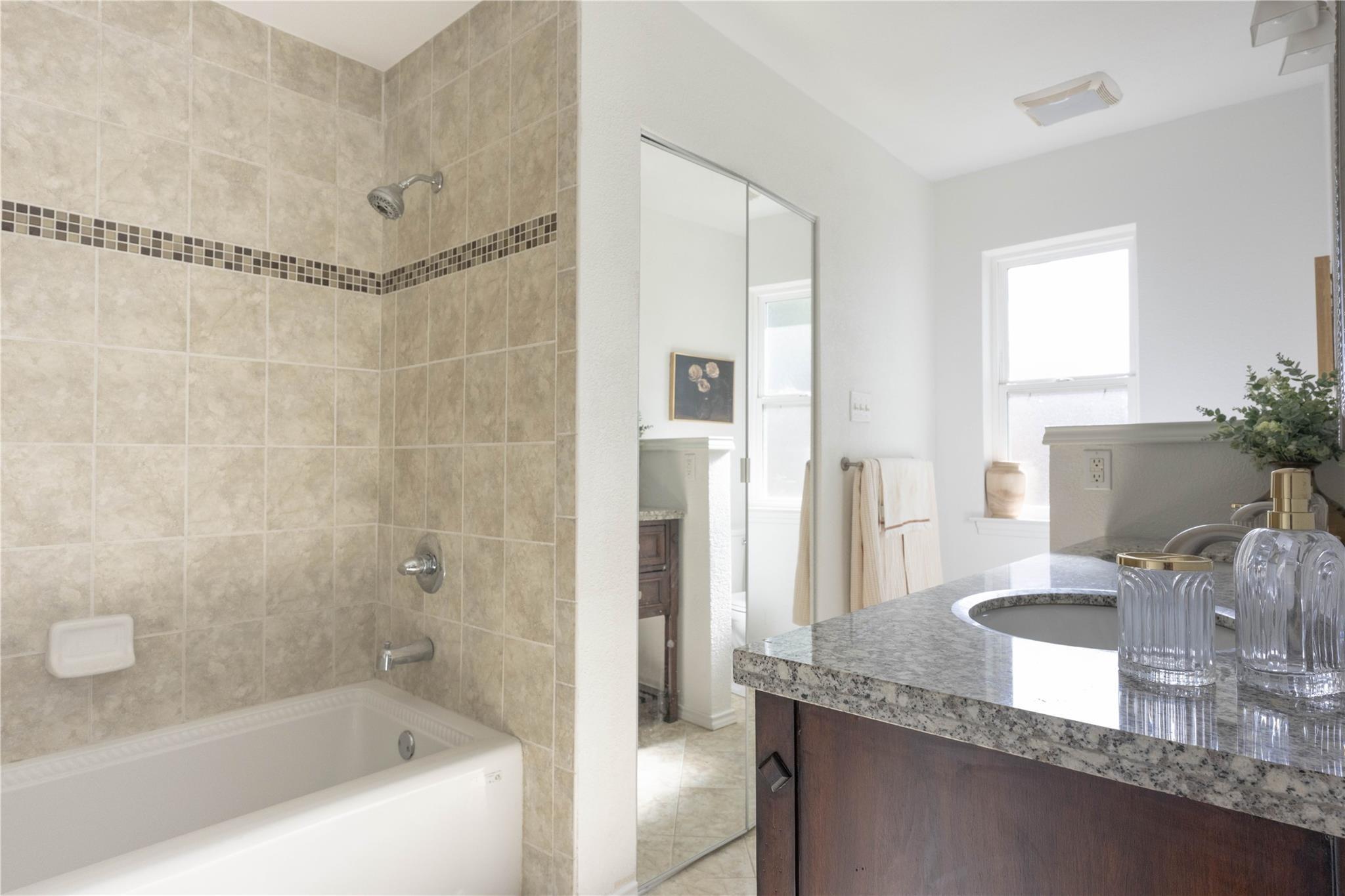 Sterling Ln, Lewisville, TX 75067