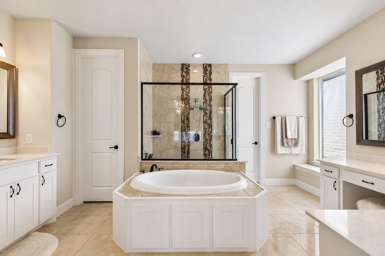 Sparkling Dr, Plano, TX 75074