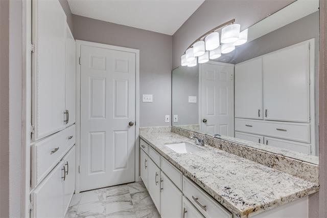 Van Deman Dr, Benbrook, TX 76116