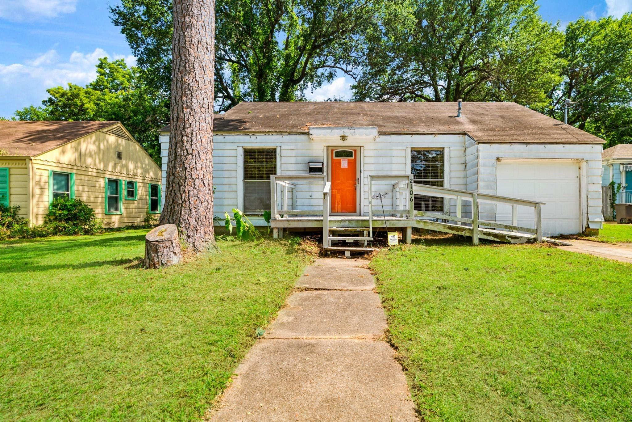 Cleveland St, Paris, TX 75460