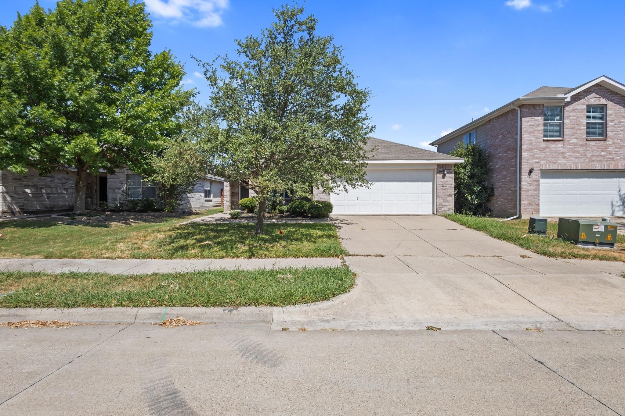 Kingsbridge Dr, Heartland, TX 75126