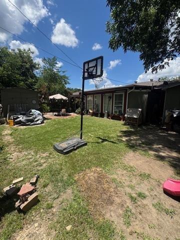 Blossom Ln, Dallas, TX 75227