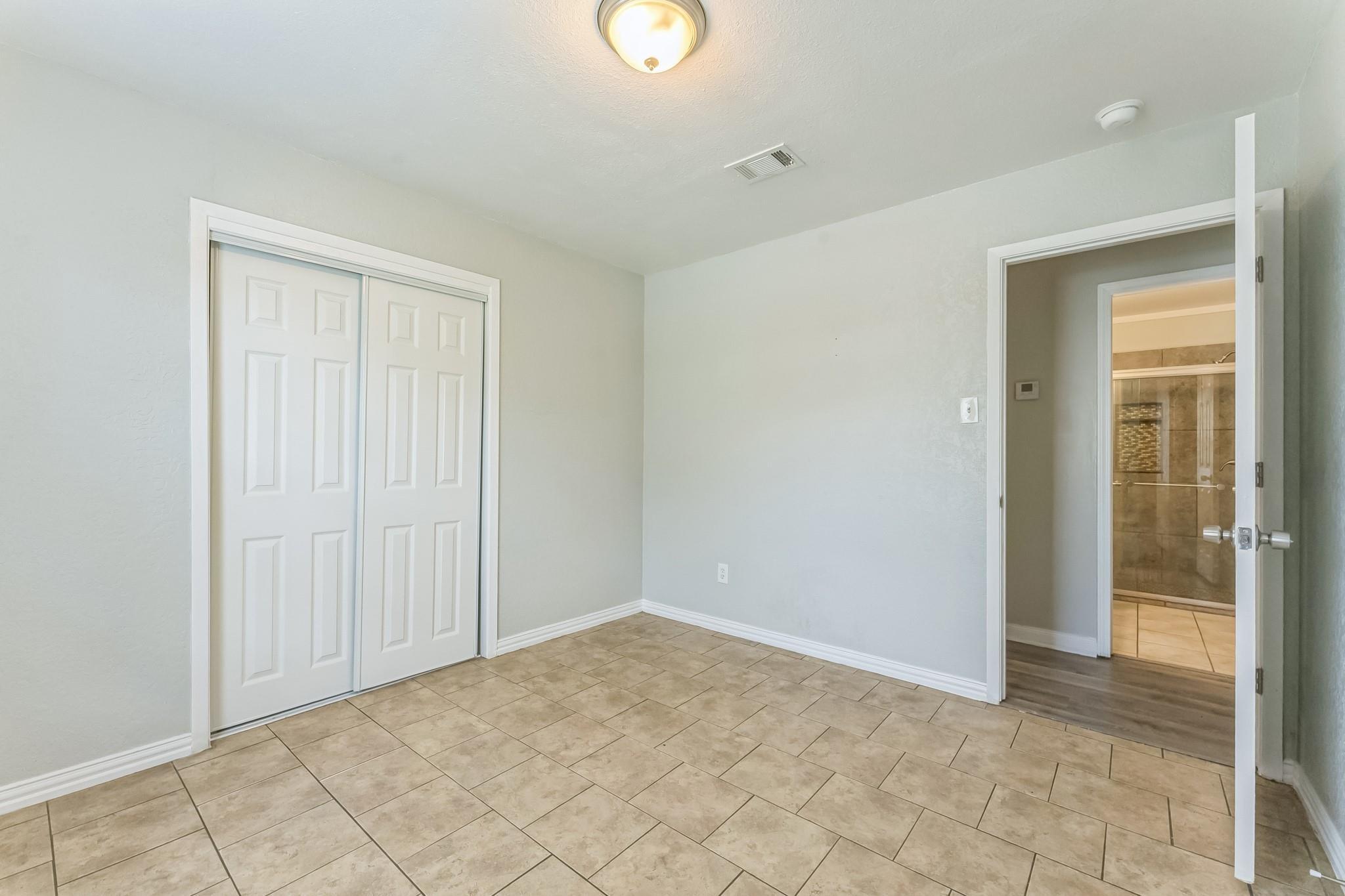 Sea Breeze Ln, Fort Worth, TX 76135