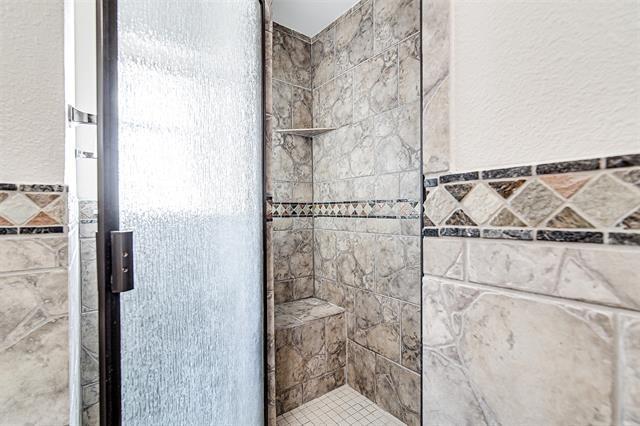Nw Newton Dr, Burleson, TX 76028