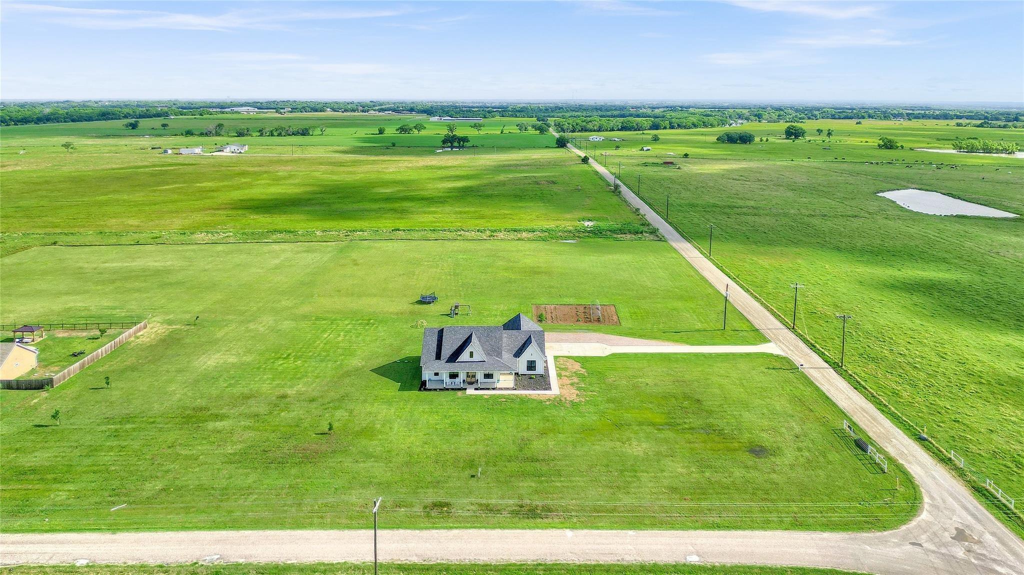 South Rd, Whitesboro, TX 76273