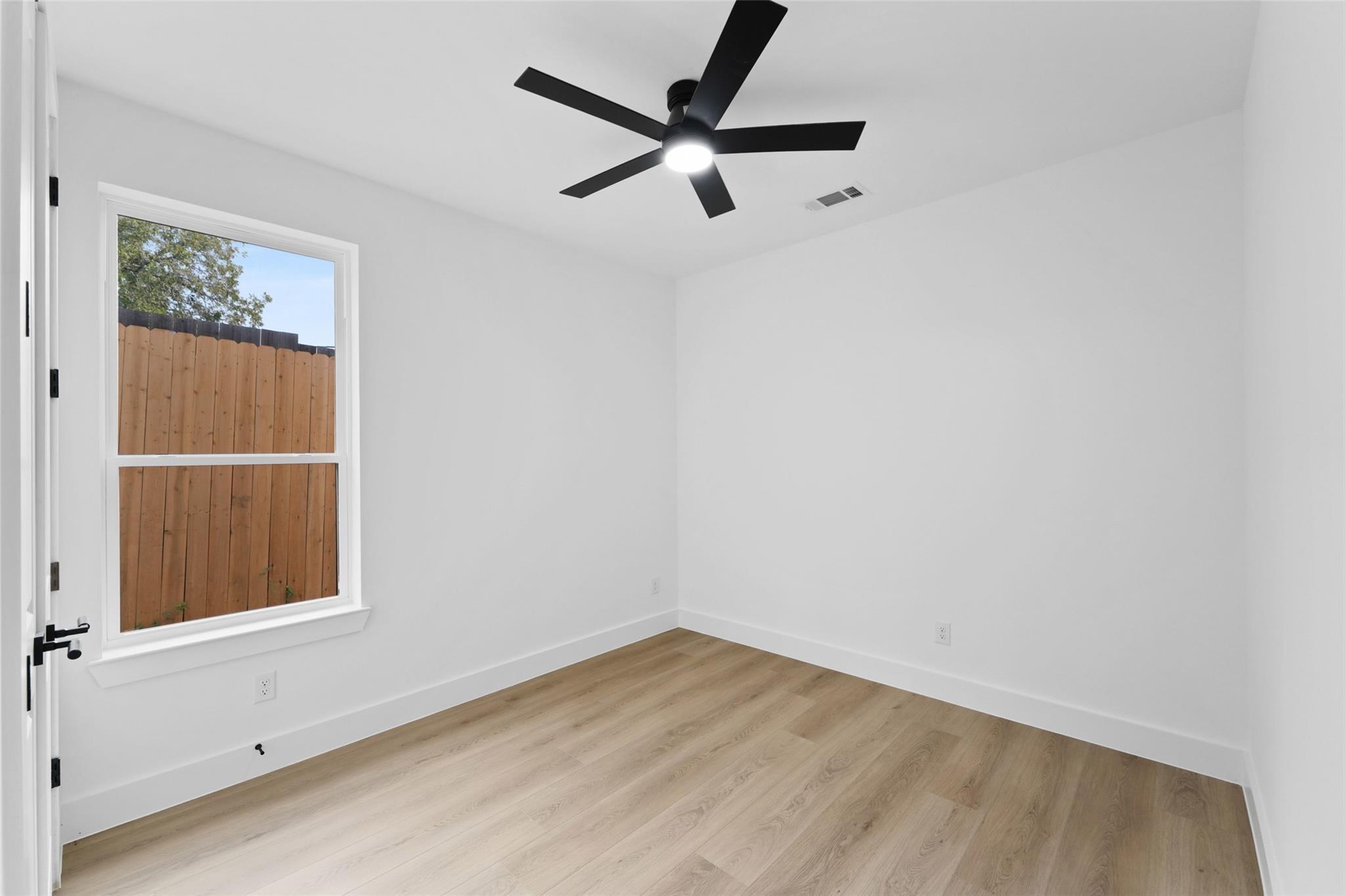 Avenue J, Dallas, TX 75203