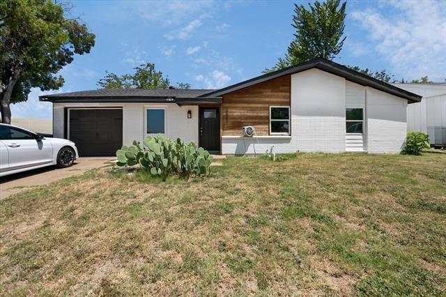 Hardy Pl, Arlington, TX 76010