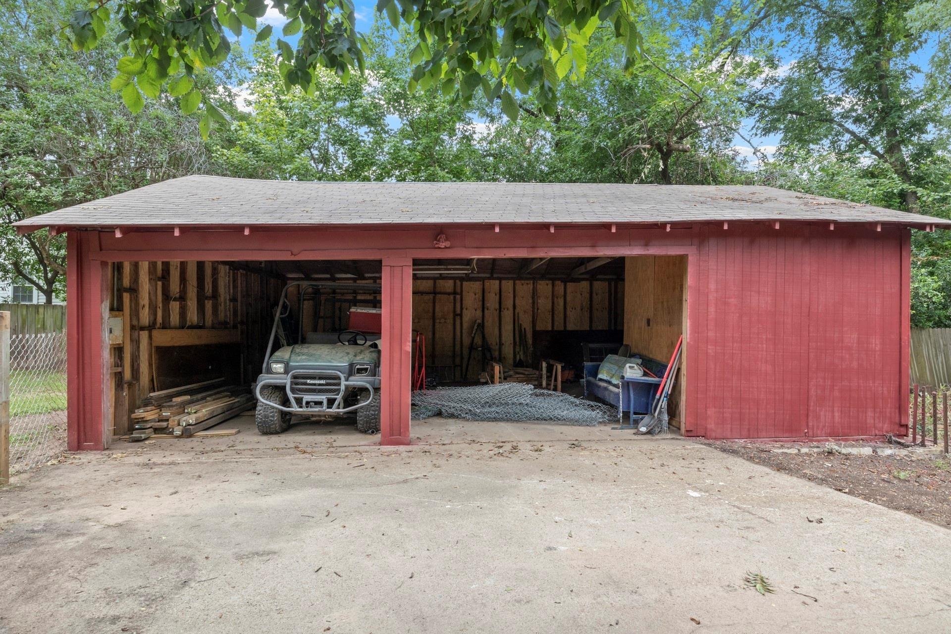 E 3rd St, Mount Pleasant, TX 75455