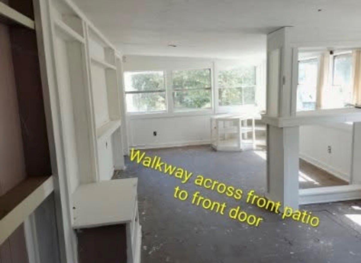 Mary Dr, Huntsville, TX 77320